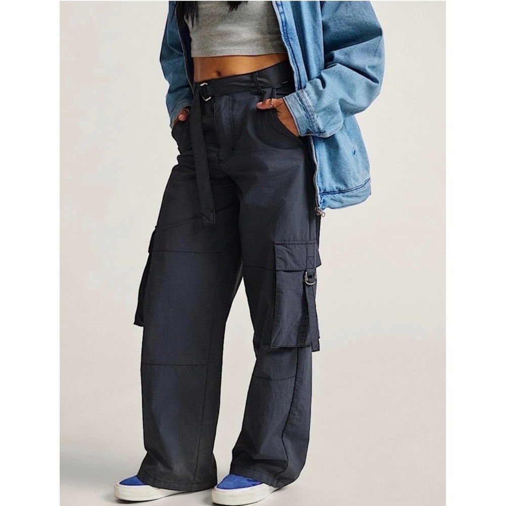 Vans women cobra cargo pants 30